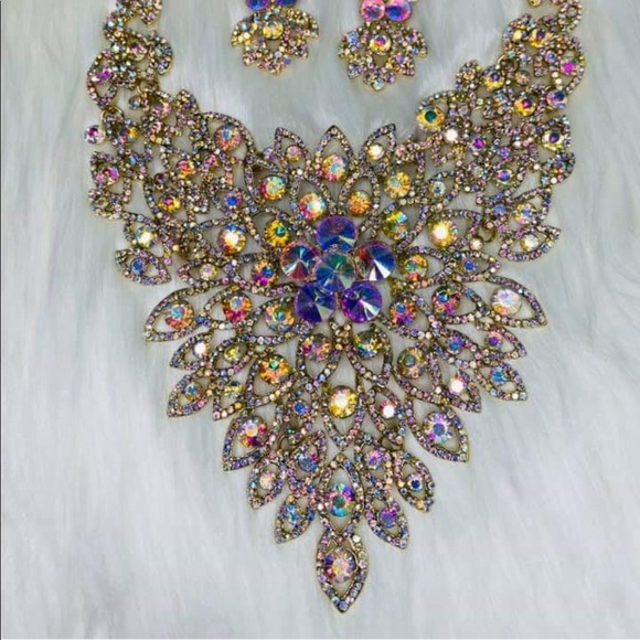 Color Shifting Statement Jewelry Set - Picture 3 of 3